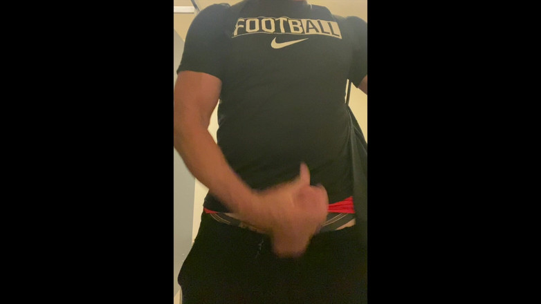 JockDad87: Jockdad87 is weer geil in de badkamer