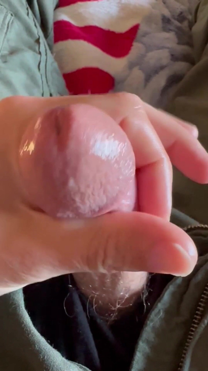 Gay Soldier Stuff: 最新的飞行服撸管视频 - 让这些阴户变得漂亮和流白浆！