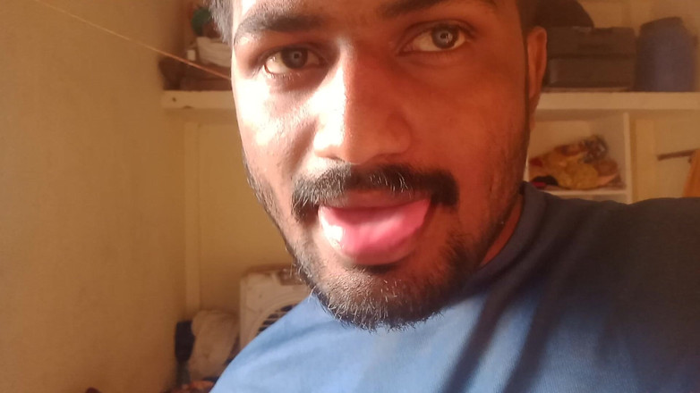 KUMBHA MANOJ KUMAR: Bintang bodi semok lagi asik nikmatin semua negara