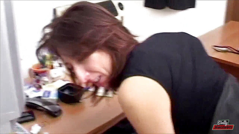 Vere Casalinghe Italia.: Mara发泄，因为她的丈夫没有给她足够的鸡巴