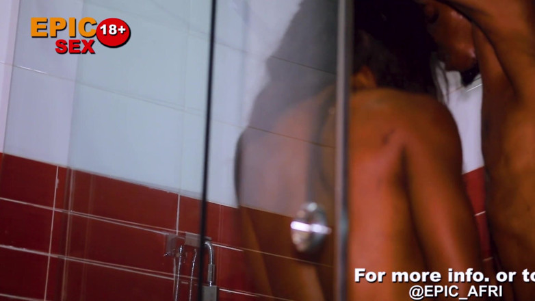 Epicafri: L'ora del bagno con la mia amica arrapata