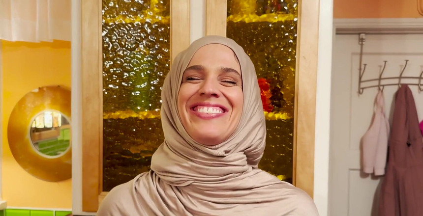 VibeWithMommy: Konserwatywna ojczym zjada trochę łupu i błaga o creampie!