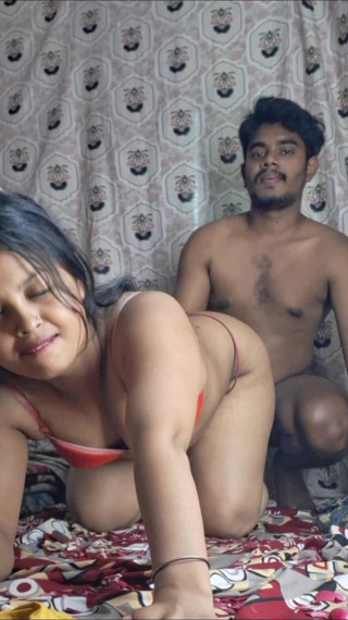 Sweetsex2001: Sexe indien pour le premier anniversaire