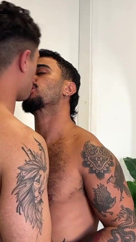 Big Dick Latinos Muscle Bubble Folladas a Pelo Grandes Pollas Sin Cortar
