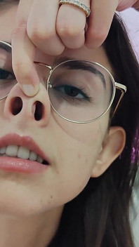 Narici fetish naso che premendo sul mio naso bocca aperte occhiali