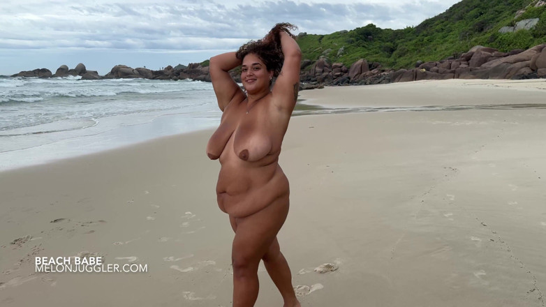 Busty BBW Latinas: enluaa khoobsoorat vishaalkaay mahila samudr tat par saarvajnik roop se...