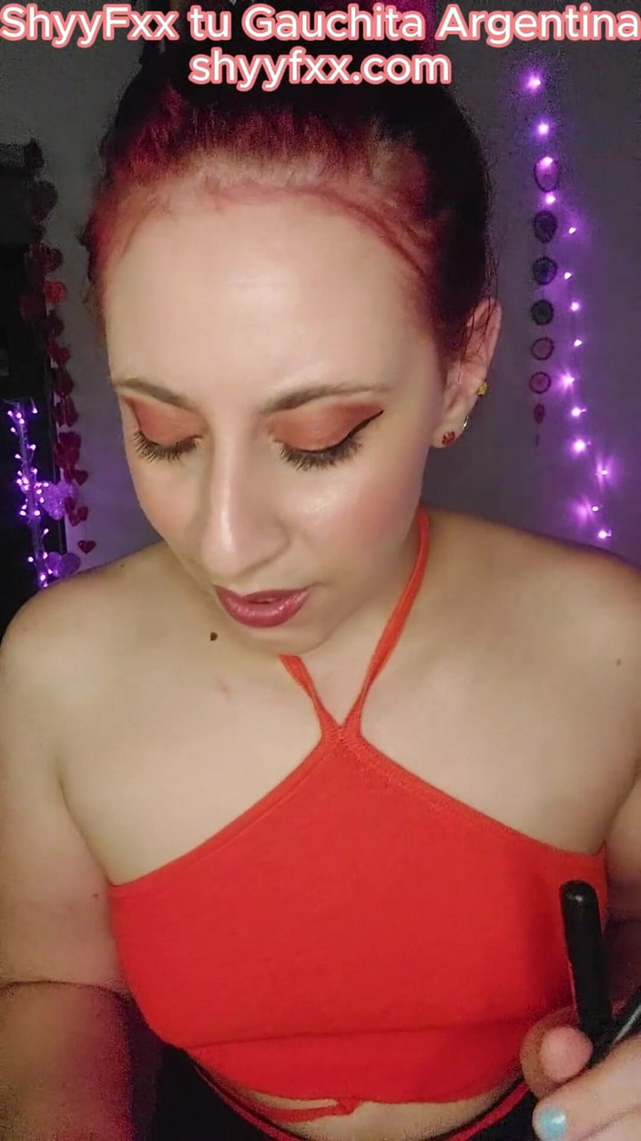 Tu Gauchita Argentina: Extrémní feminizace mého paroháčského manžela! Taky mu dělám make-up! JOI...