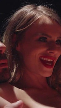Một buổi biểu diễn riêng tư với Jillian Janson trong phòng vip câu lạc bộ thoát y