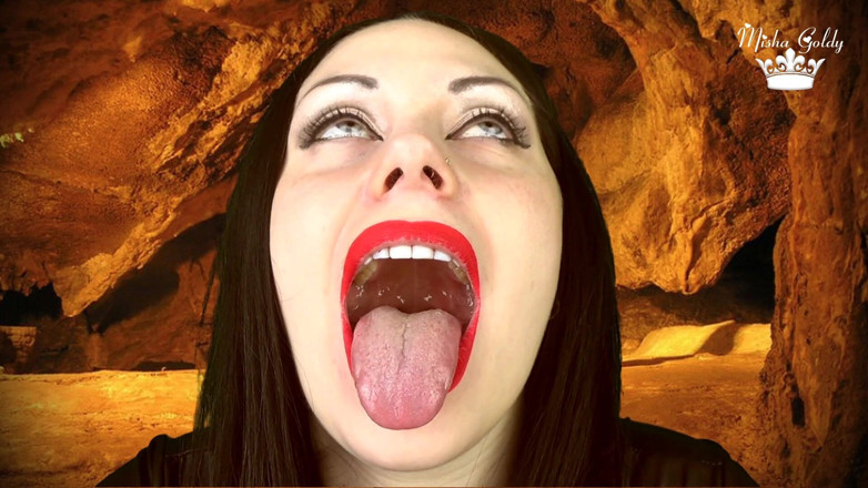 Goddess Misha Goldy: Hombre lobo hambriento quiere consumirte vivo (en primer plano, boca, lengua...