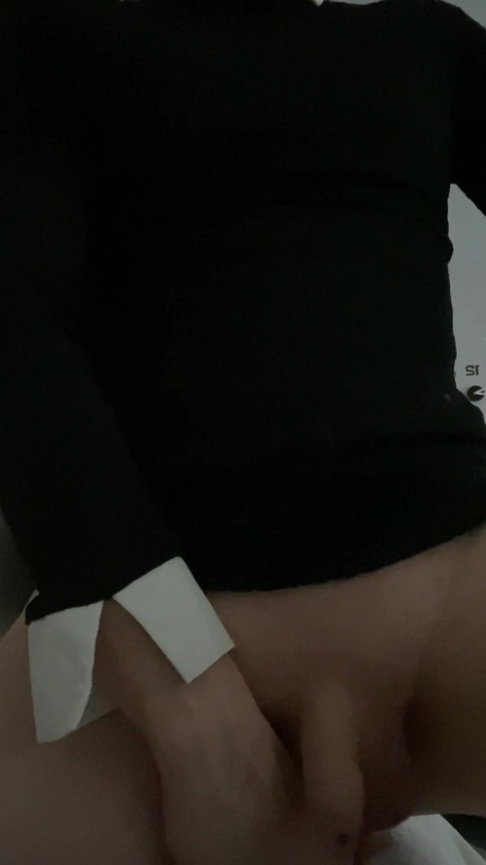 Girlyboy: Poskakující na velkém černém péru