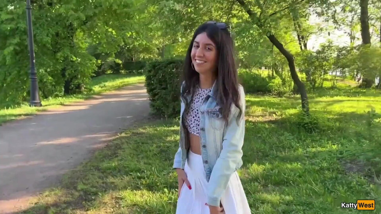 Katty West: Můj přítel ovládá moje orgasmy na veřejnosti s hračkou z...