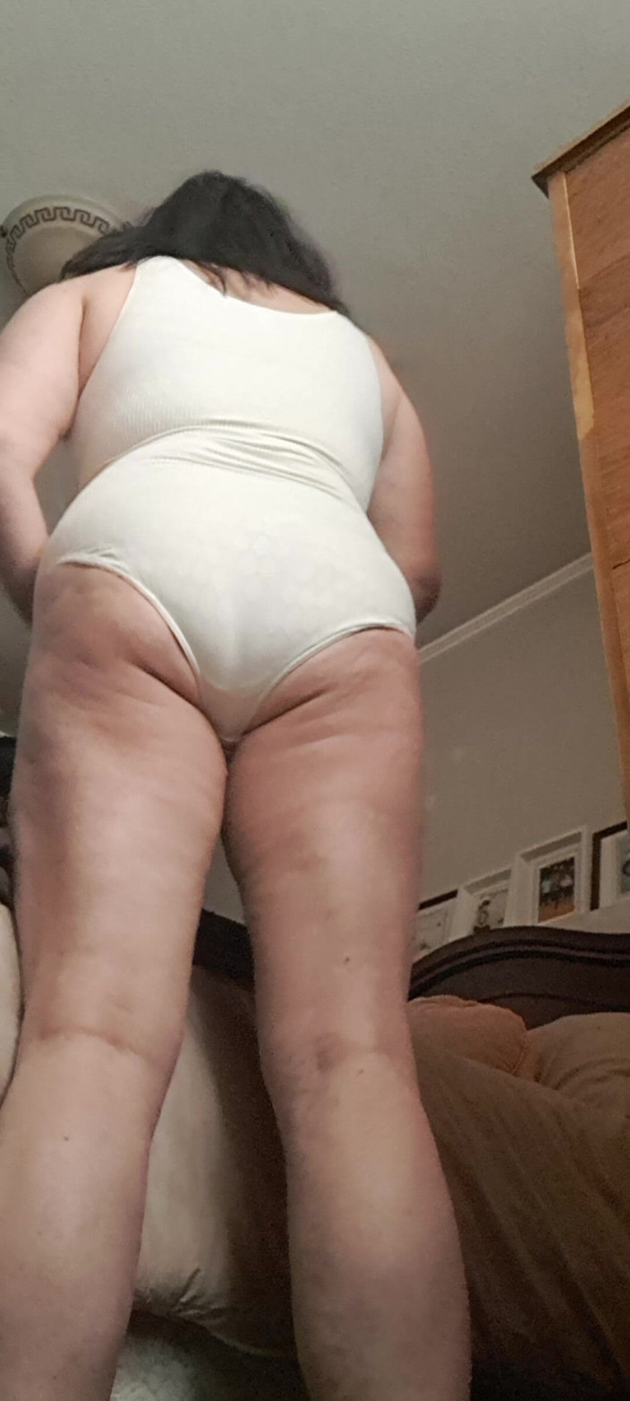 Mommy big hairy pussy: यह शरीर दौड़ने के लिए जाएगा