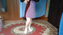 Kitty_Cross: Měkká Sissy Twirling Sukně v útulné teplé ložnici