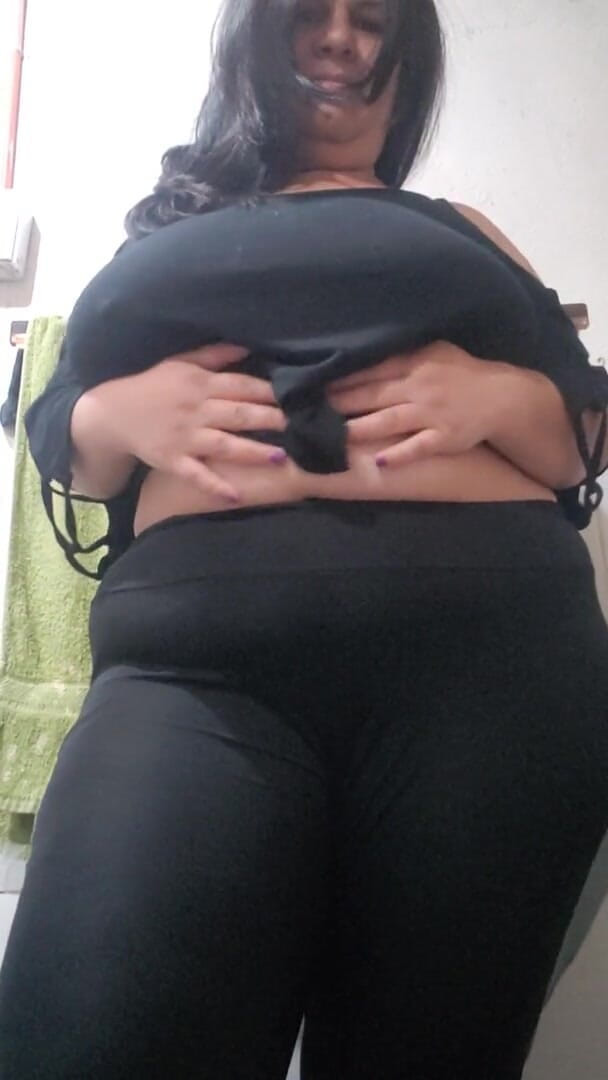 Riderqueen: Bbw latina mit dickem arsch, öl, geölt