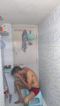 Mandi sambil bugil sambil nunjukin wajahnya