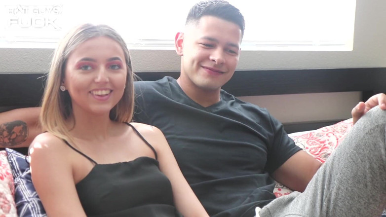 Hot Guys Fuck: Noah Gato 18 yaşındaki Nicole'u sikiyor