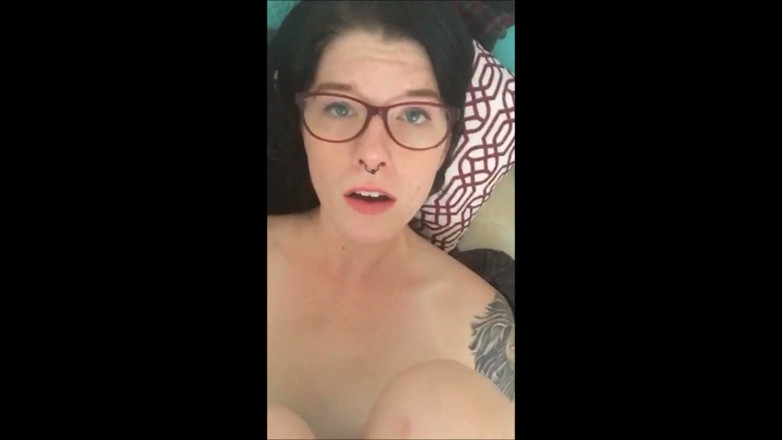 Missellie8: Eye Contact