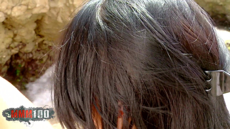 MMM100: Kenza Suck: Grande pequena morena Kenza Suck ficando nua nas...