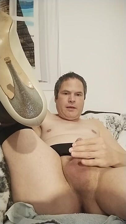 Showmaster: Masturbare în ținută sexy