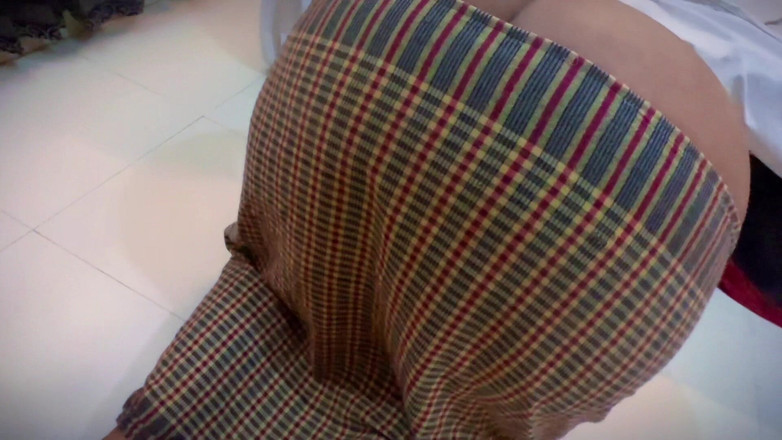 Your Boy's Cum: Fată musulmană desi blocată sub pat Când a fost curată...