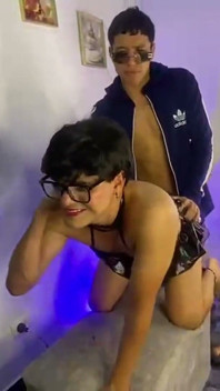 Femboy Liebt Es, Gefickt Zu Werden, Nachdem Er Den Stream Auf Stripchat Beendet Hat