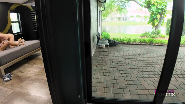 Bare Back Studios: Selina Bentz in stiefdochter heeft problemen