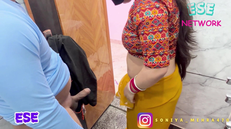 Sammy Sins: Bhabhi mě přistihla, jak si honím s její podprsenkou a...