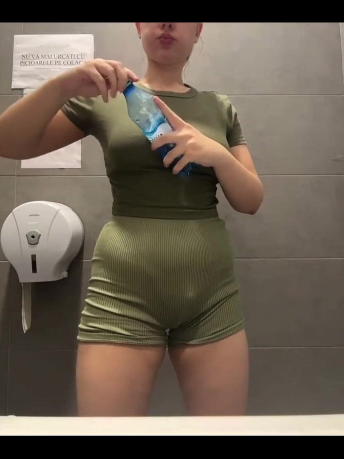 JuiceLussie: Awek popular memancut banyak 