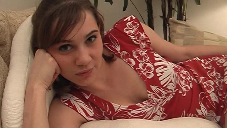 Oldschool X: Une MILF brune mature taille une pipe baveuse et une...