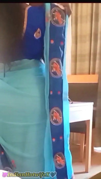 Desi Tamil milf Renus Saree plagen & neuken in missionarishouding door vriend, cuck kijkt toe! Indianhotwifex