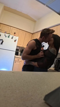 Goth meisje stiefzus is mijn nieuwe kamergenoot