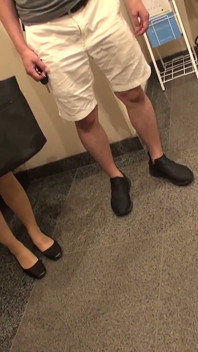 居酒屋の先輩とテニスサークルの先輩、飲んだあと後輩と最後まで