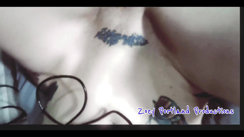 Zoey Portland: Ik dacht dat ze lesbisch was, blijkt dat stiefvader is...