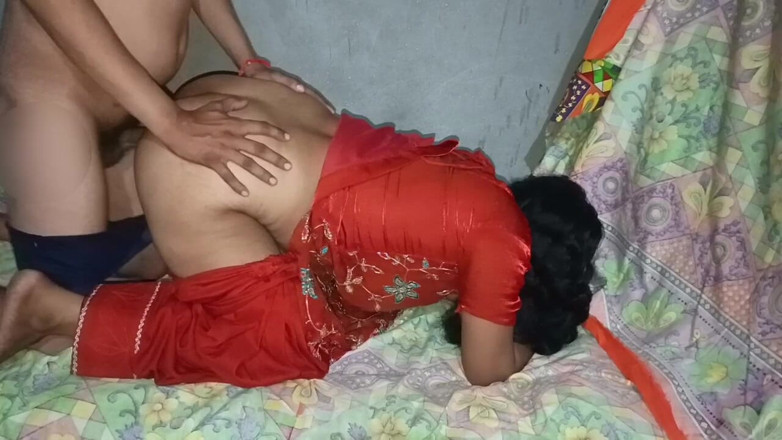 Kavita69: Bakire genç oğlan büyük memeli üvey annesiyle seks oyunu oynamak istiyor