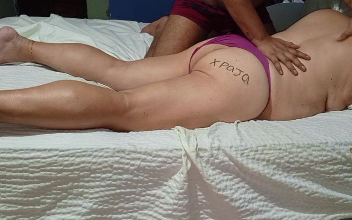 Milfta boohot: Masáž pro zralou je sexy