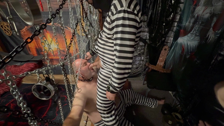 Aaexperiencesltd: Domina Satana ยัดนมในเซลล์ด้วยการแขวนอย่างดี