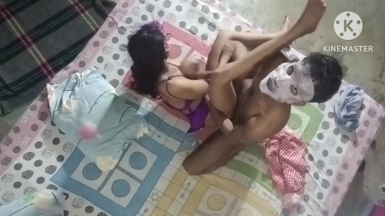Nisha bhabhi ki chudai: Mujer madura folla con el amigo de su hijo