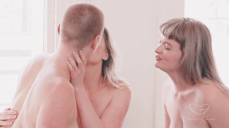 CharlieForde: Sunshine met Charlie Forde, Laney Day, Felina Fox