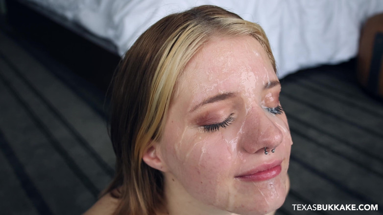 Bukkake & Gangbangs from Texas!: Bukkake pertama pelacur rambut pirang