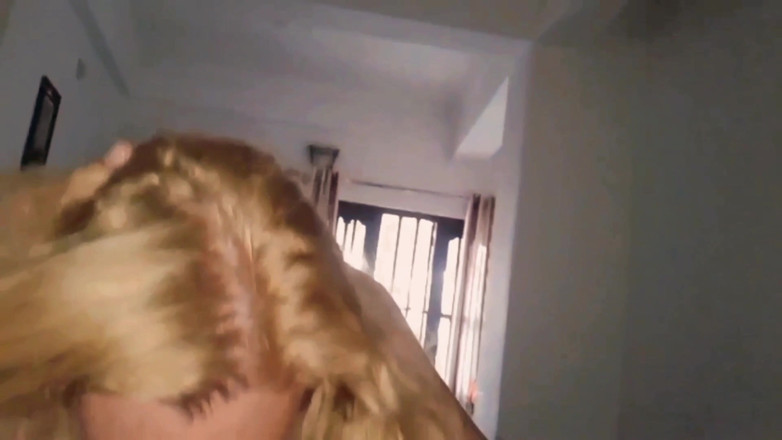 Selena701: Blonde Reife Ehefrau Genießt Sex