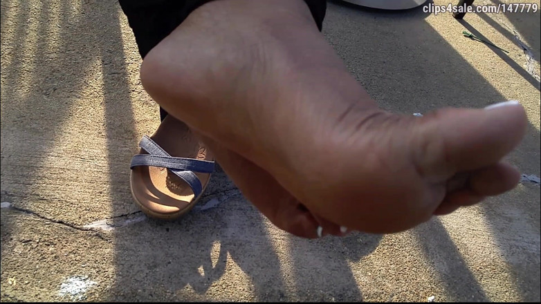 Foot Patrol: When Sorority Sistah Alumni Meets Feet Lover