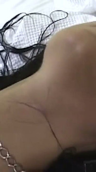 Zwei nasse MILfs teilen sich einen glücklichen hengst
