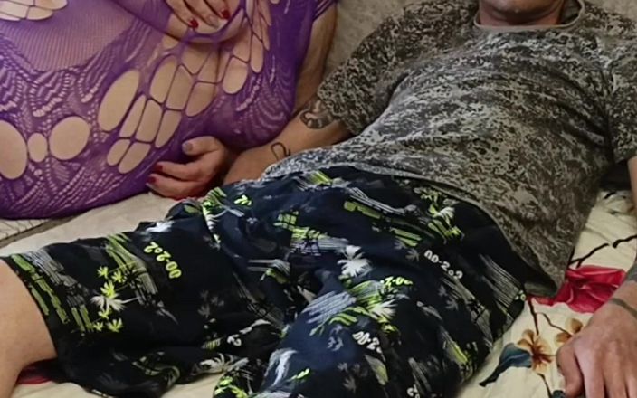 Zona901: Ibu tiri yang tak pernah puas selalu menginginkan kontol dan...