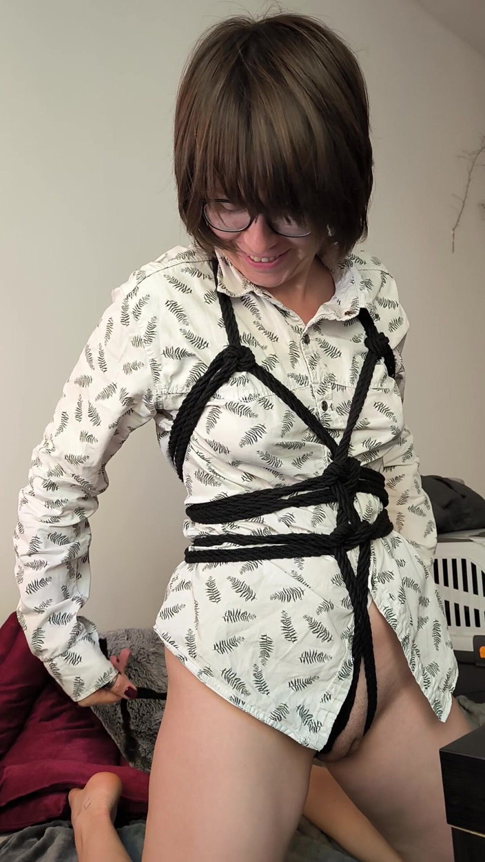 FenekManul: Manul Kendini bağlayarak Shibari