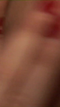 Fiona Cheeks ve Cassandra Cruz lezbiyen seks ve oyuncaklarla fışkırtıyor