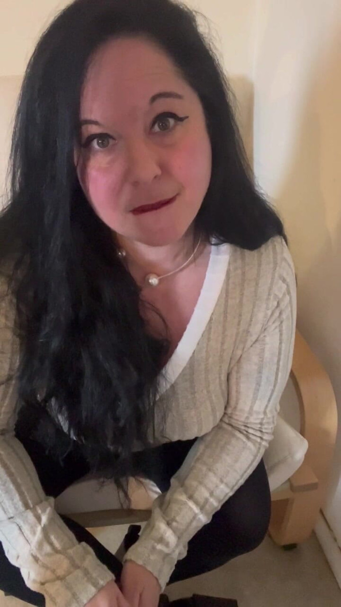 Maitresse Clara: I Call Your Wife and Tell Her Everything!