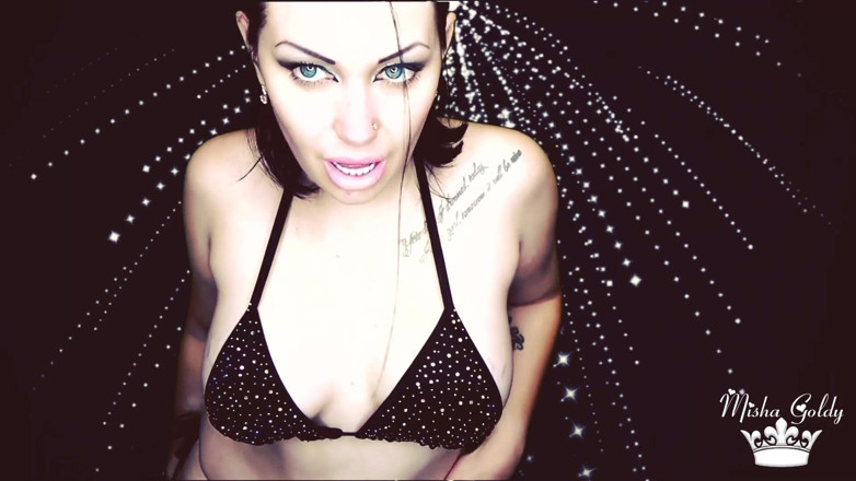 Goddess Misha Goldy: Serve me e le mie tette perfette da dea