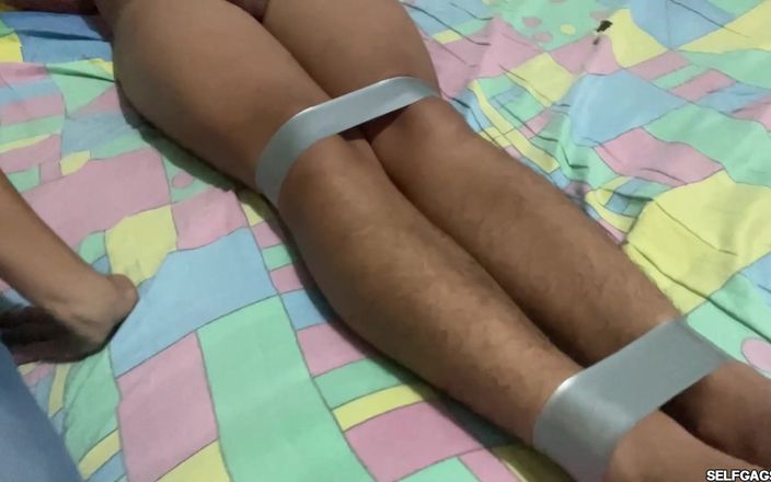 Selfgags femdom bondage: J’ai contrôlé le copain d’une autre fille et j’ai vidé...