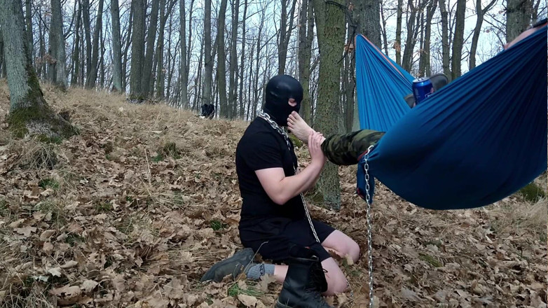 Master Dansan: Chodidla v zadku.