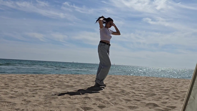 Labestiaylabella: Stepsister Has Sex on the Beach!